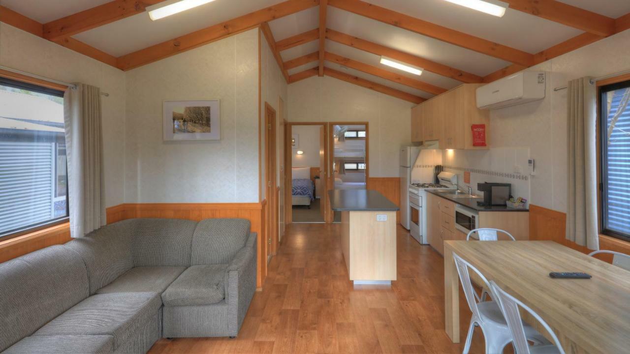 Myrtleford Holiday Park Экстерьер фото