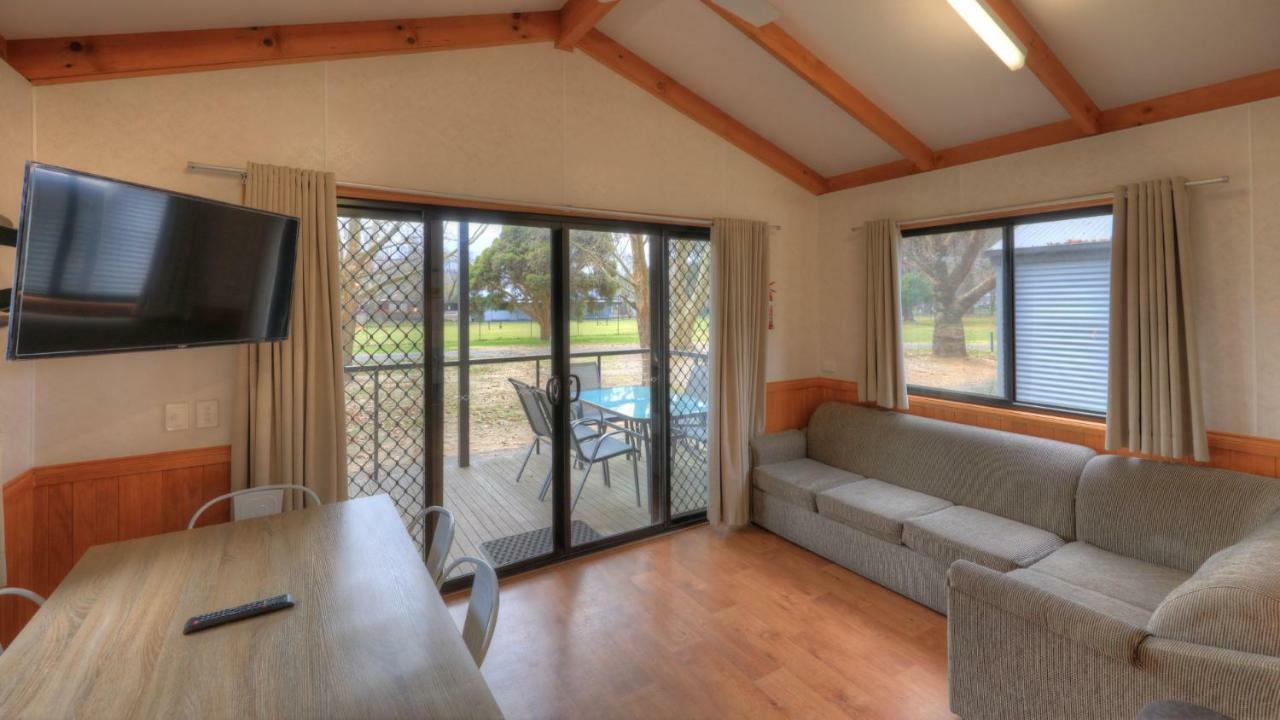 Myrtleford Holiday Park Экстерьер фото