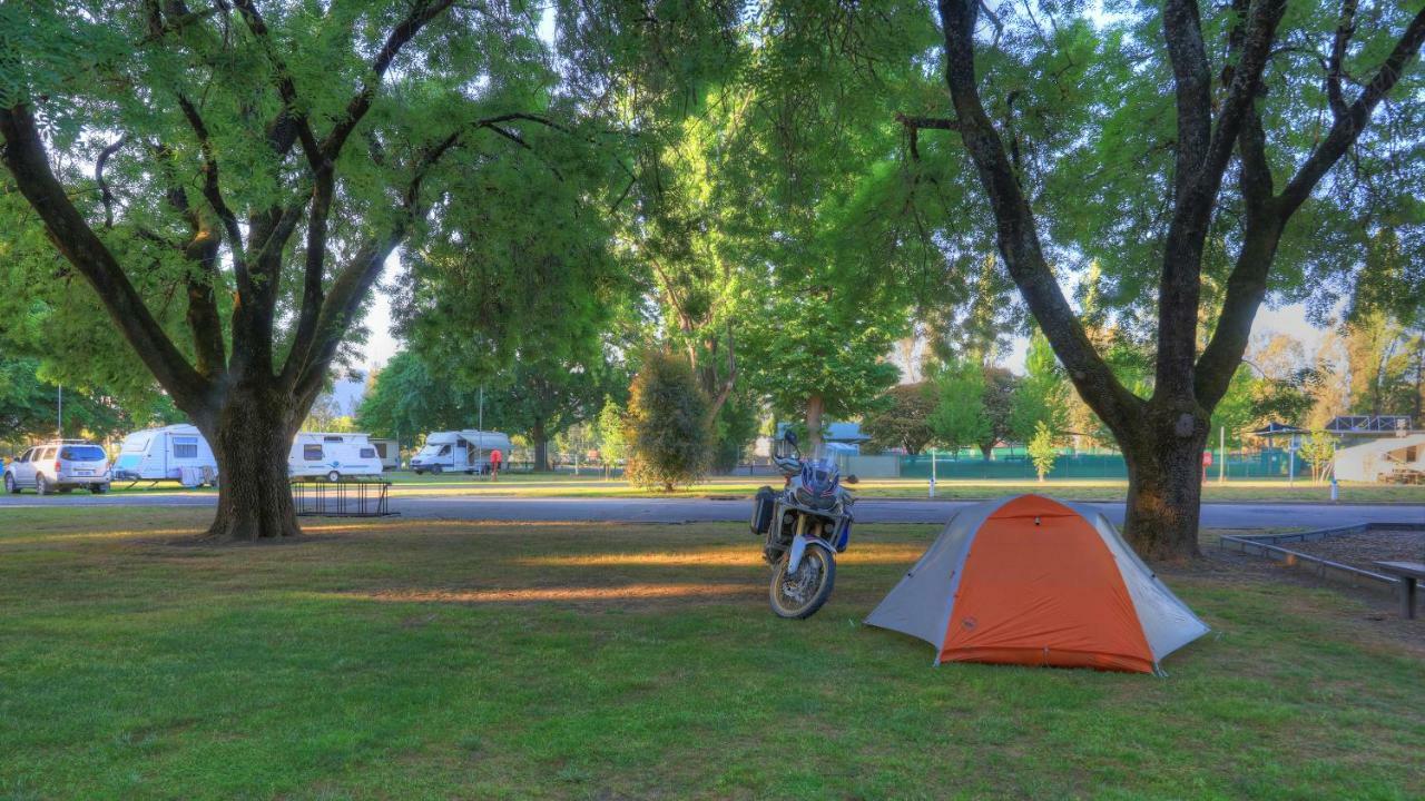 Myrtleford Holiday Park Экстерьер фото